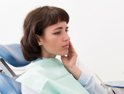 Woman with toothache